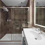 فندق سيليكتوم سيتي أتاشهير